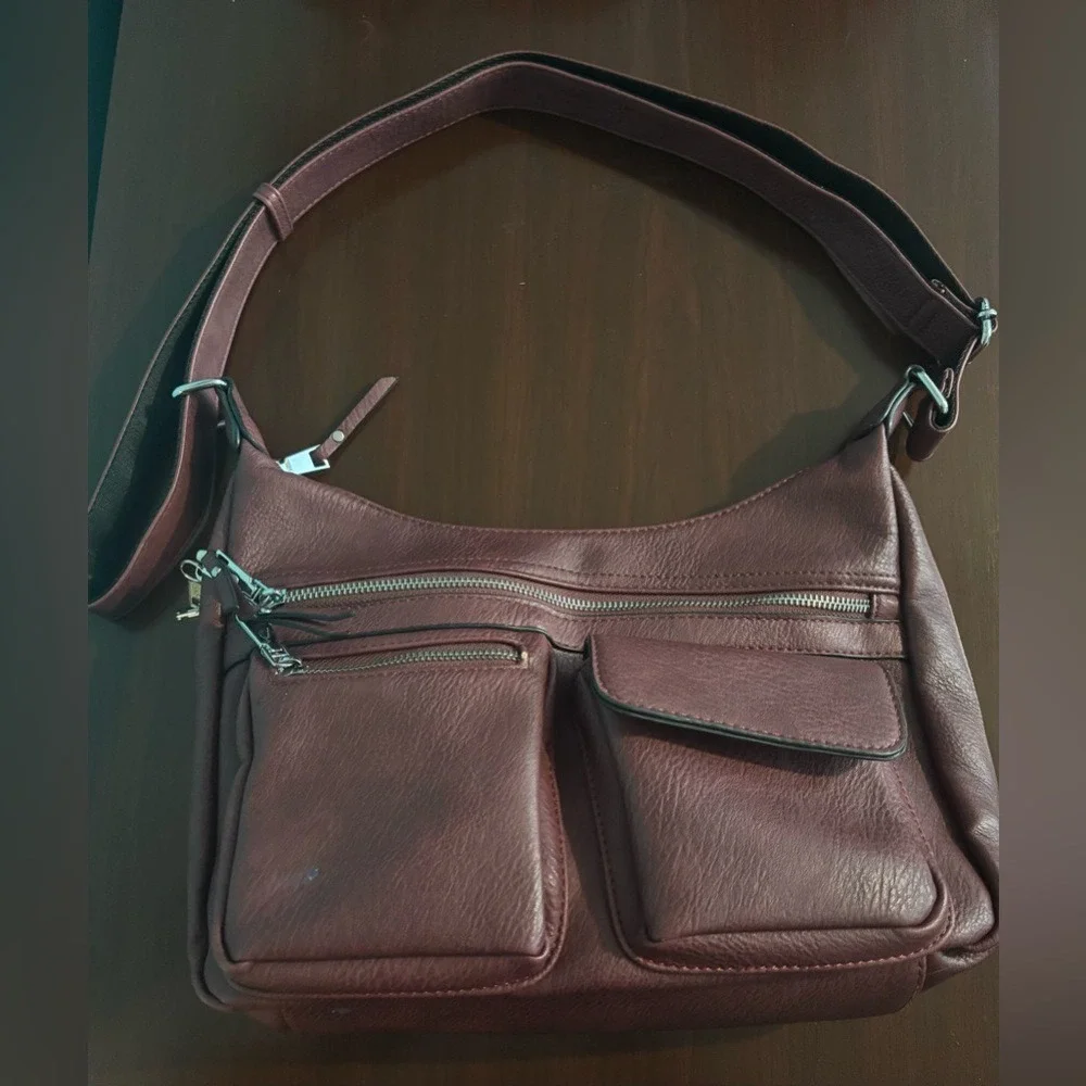 Elle Concealed Carry Hobo Bag Lockable‎ Adjustable Strap Faux Leather Burgundy
